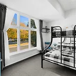 9-Bedroom Christchurch City Villa - Sleeps 19
